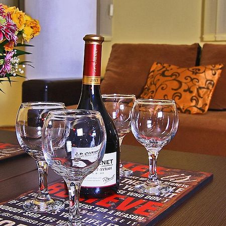 Nirvana Accommodation Bucureşti Ngoại thất bức ảnh