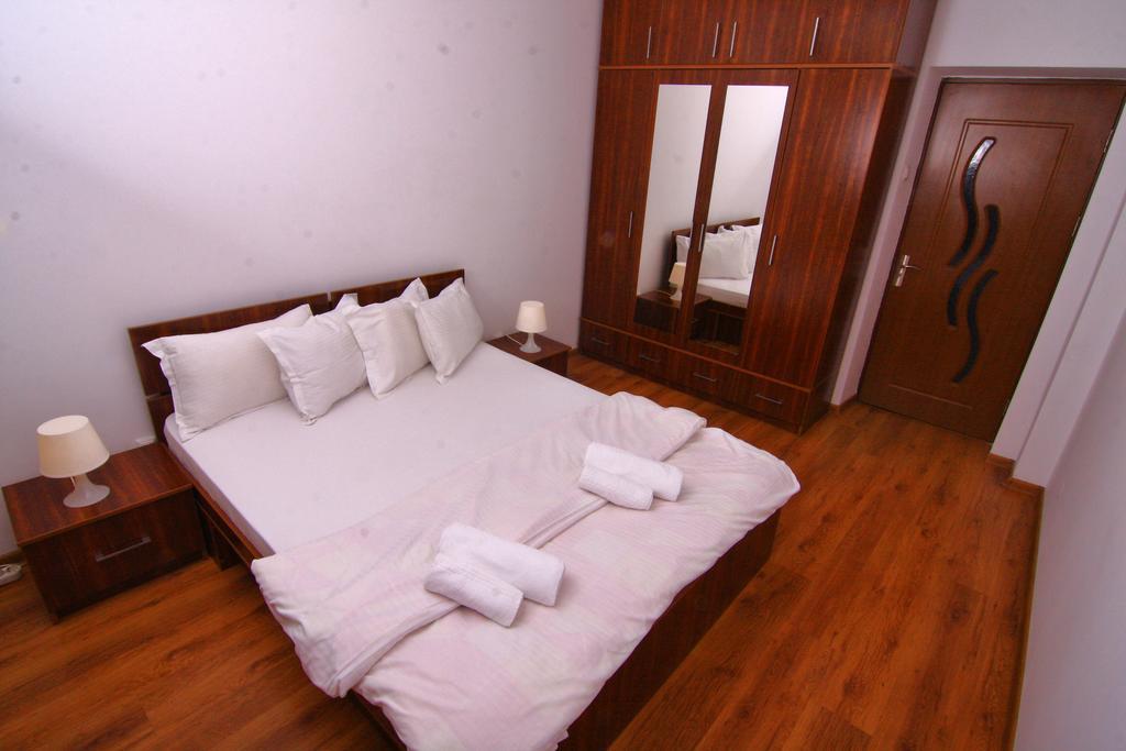 Nirvana Accommodation Bucureşti Ngoại thất bức ảnh