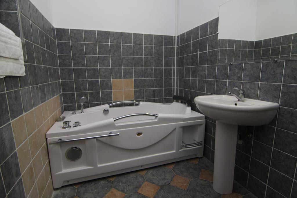 Nirvana Accommodation Bucureşti Ngoại thất bức ảnh