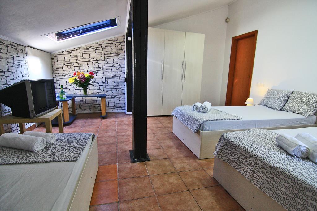Nirvana Accommodation Bucureşti Ngoại thất bức ảnh