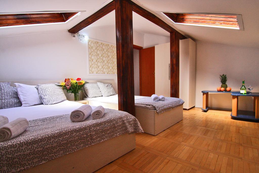 Nirvana Accommodation Bucureşti Ngoại thất bức ảnh