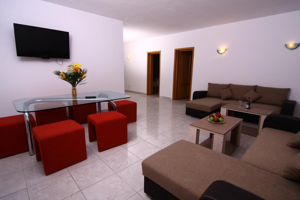 Nirvana Accommodation Bucureşti Phòng bức ảnh