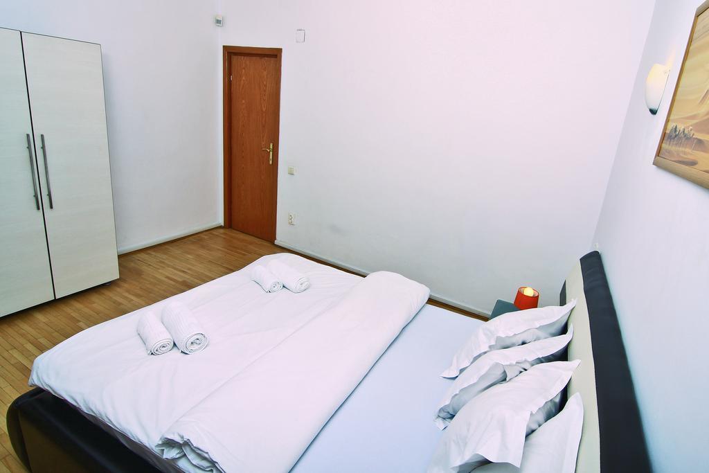 Nirvana Accommodation Bucureşti Phòng bức ảnh