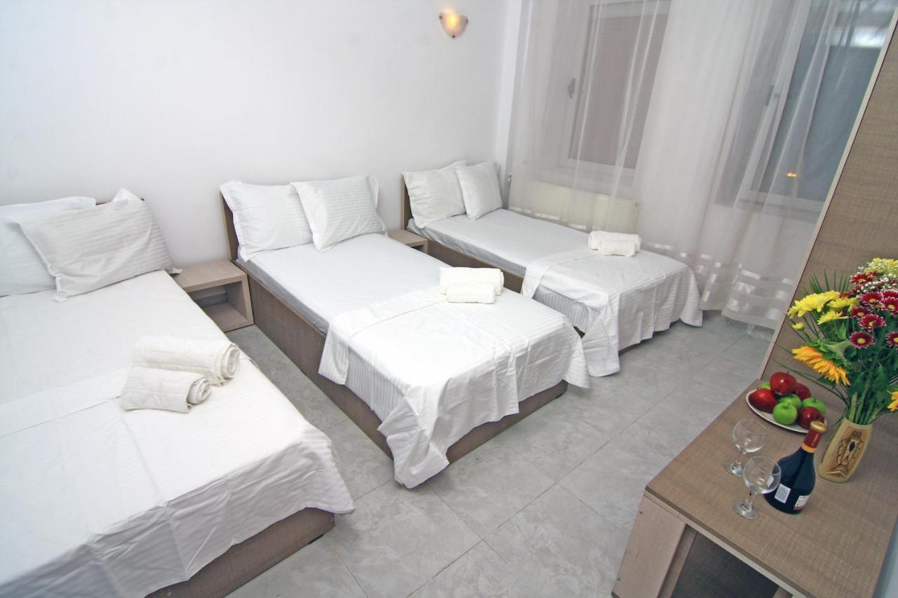 Nirvana Accommodation Bucureşti Ngoại thất bức ảnh
