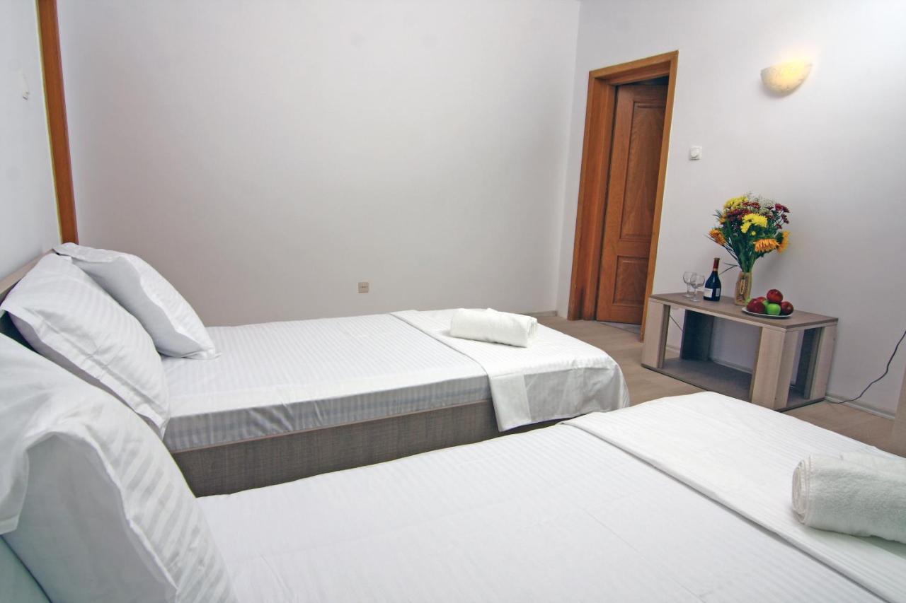 Nirvana Accommodation Bucureşti Ngoại thất bức ảnh