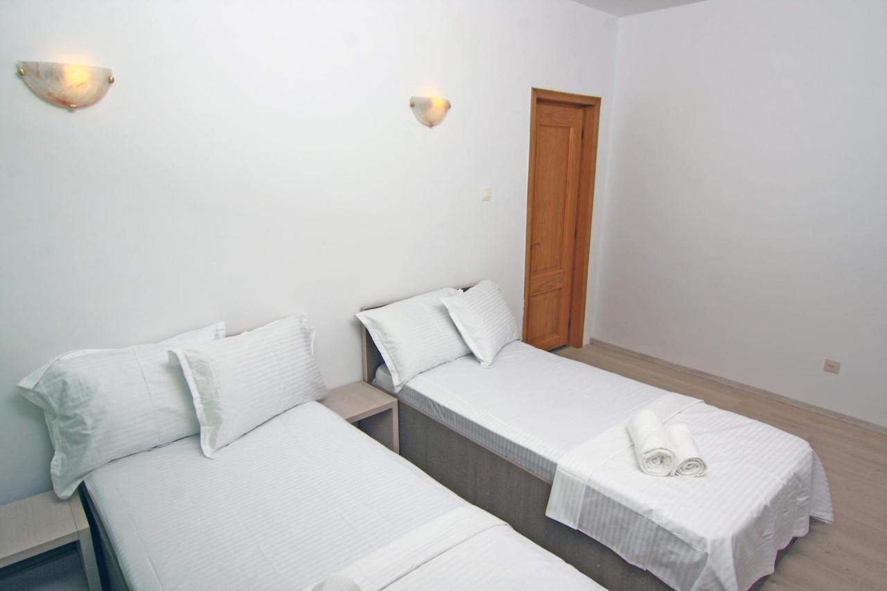 Nirvana Accommodation Bucureşti Ngoại thất bức ảnh