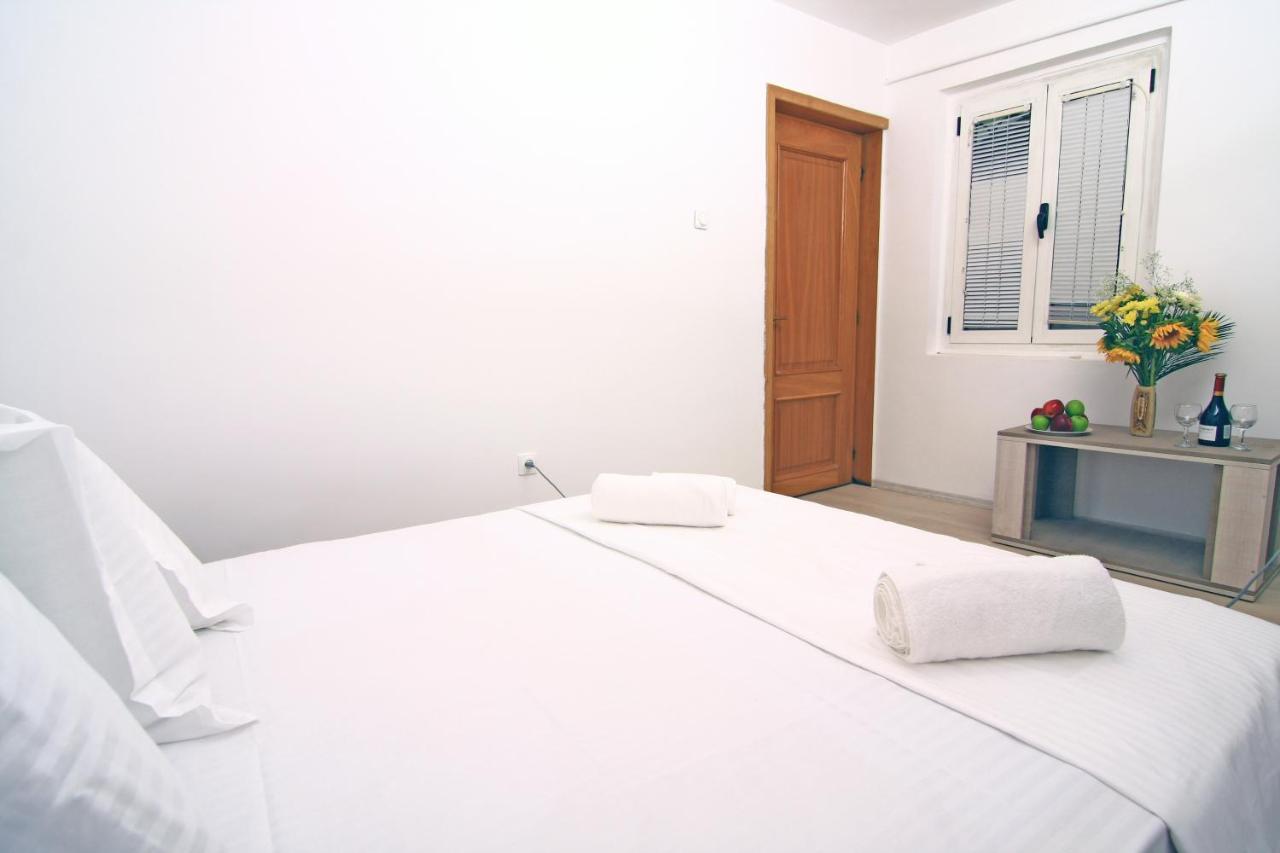 Nirvana Accommodation Bucureşti Ngoại thất bức ảnh